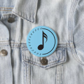 Badge Rond 7,6 Cm The Music Hub Button (En situation)