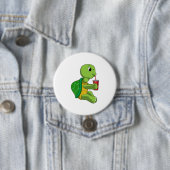 Badge Rond 7,6 Cm Tortue avec tasse à boire avec paille (En situation)