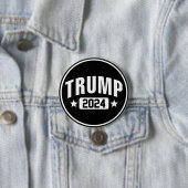 Badge Rond 7,6 Cm Trump 2024 (En situation)