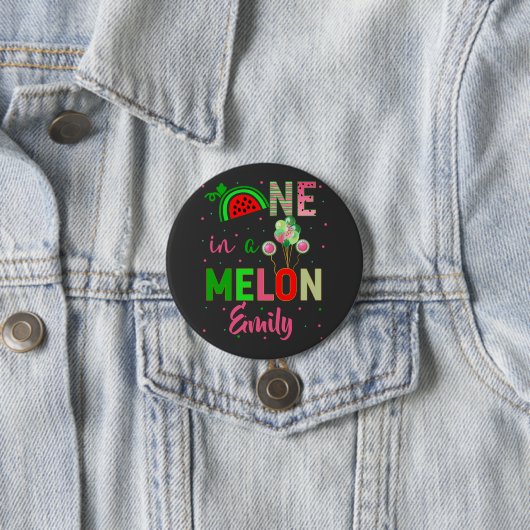 Badge Rond 7,6 Cm Un dans une pastèque Melon Fille d'anniversaire (En situation)