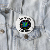 Badge Rond 7,6 Cm Un monde, une course (En situation)