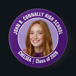 Badge Rond 7,6 Cm Violet Pom-pom girl Photo High School Spirit<br><div class="desc">Ce cadeau photo de pom-pom girl cool customisé au lycée présente une typographie blanche du nom de votre équipe et du joueur sur un bouton violet. Personnalisez avec la photo de votre élève et l'année de classe en tant que parent encourageant fier. Un père et une mère peuvent porter ces...</div>
