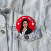 Badge Rond 7,6 Cm Vote pour Kamala Harris 2024 (En situation)