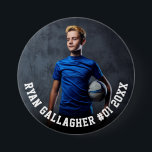 Badge Rond 7,6 Cm Votre photo de sport | Bouton photo de l'équipe pe<br><div class="desc">Bouton d'épingle personnalisé avec votre photo de sport avec nom personnalisé, numéro de joueur et nom d'équipe, école, ville, année ou message en gras typographie collégiale. Convient à toute photo, couleur, tous âges, tout sport. Testez-le pour voir à quoi il ressemble ! Pour effectuer d'autres modifications, entrez l'outil de conception,...</div>