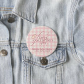 Badge Rond 7,6 Cm Wholesome Cute Pink Check Typography Galentines (En situation)