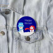 Badge Rond 7,6 Cm Winter is Snowy: Dark Blue Happy Winter (En situation)