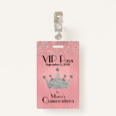 Badge Rose avec l'insigne argenté de Quinceañera VIP de (Dos avec clip)