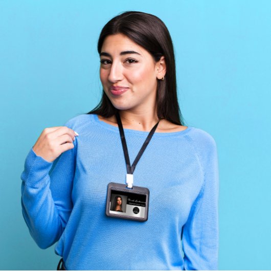 Badge Scanner personnalisé avec code-barres et nom de lo