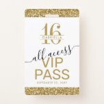 Badge Sweet 16 Invitation VIP Pass Blanc et or<br><div class="desc">Custom White and Gold Parties scintillant Sweet 16 VIP All-Access Pass Badge Les invitations peuvent être personnalisées avec le nom de chaque invité ou créer un monogramme pour la fille d'anniversaire du sweet sixteen. Les détails de l'invitation à la fête sont imprimés sur le dos avec des caractères modernes sans-serif...</div>