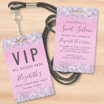 Badge Sweet 16 Parties scintillant rose VIP Pass Anniver<br><div class="desc">Une invitation unique Sweet 16 anniversaire qui sert également de badge pour les invités à porter à la fête et garder comme une faveur de fête souvenir. Ce joli design présente un holographe brillant violet, rose et argent faux confetti parties scintillant bordé contre un arrière - plan rose, son nom...</div>