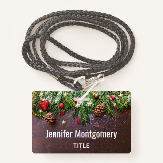 Badge Table de Noël rustique avec pin et neige (Devant avec lanière)