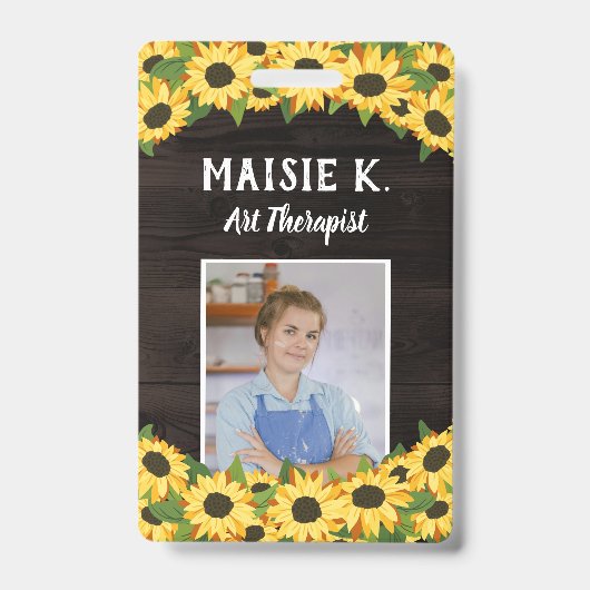 Badge Tournesol Jaune & Rustic Dark Wood Photo (Front)