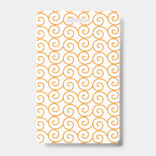 Badge Un tapis marron et orange avec un motif répétitif