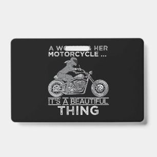 Badge Une femme et son cadeau d'art de moto pour les mot