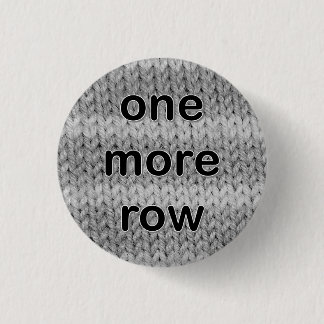 badge "une rangée de plus" en noir et blanc
