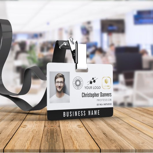 Badge White Clean Ajouter 3 Logos Employé du bureau