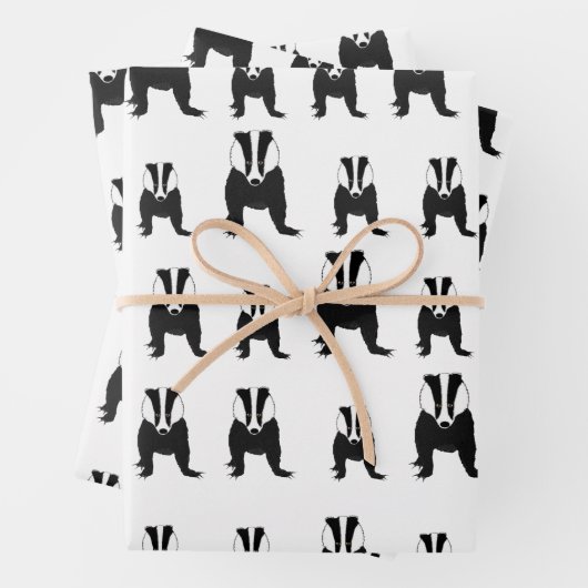 Badgers die papierbladen overvullen inpakpapier vel (In situ)