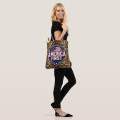 Bag America First - Leopard Print - Tote (Sur le modèle)