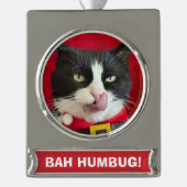 Bah Humbug Tuxedo Kat Kerstversiering Verzilverd Banner Ornament (Voorkant)
