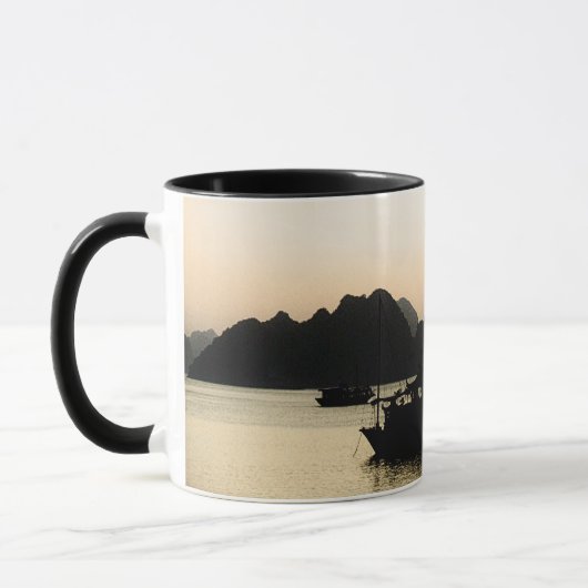 Baie d'Halong, coucher du soleil, Mug d'art vietna (Gauche)