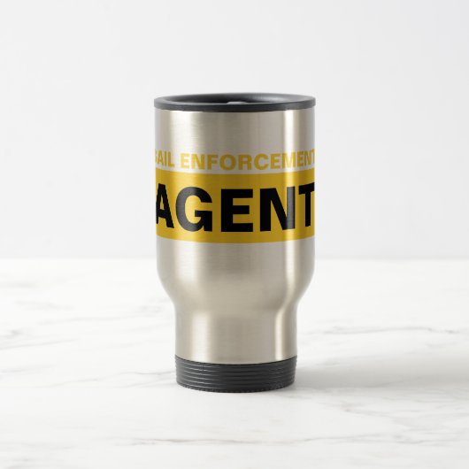 Bail Agent Reisbeker (Center)