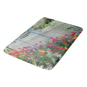 Bain Tulipes le long du tapis blanc de clôture (Angle)