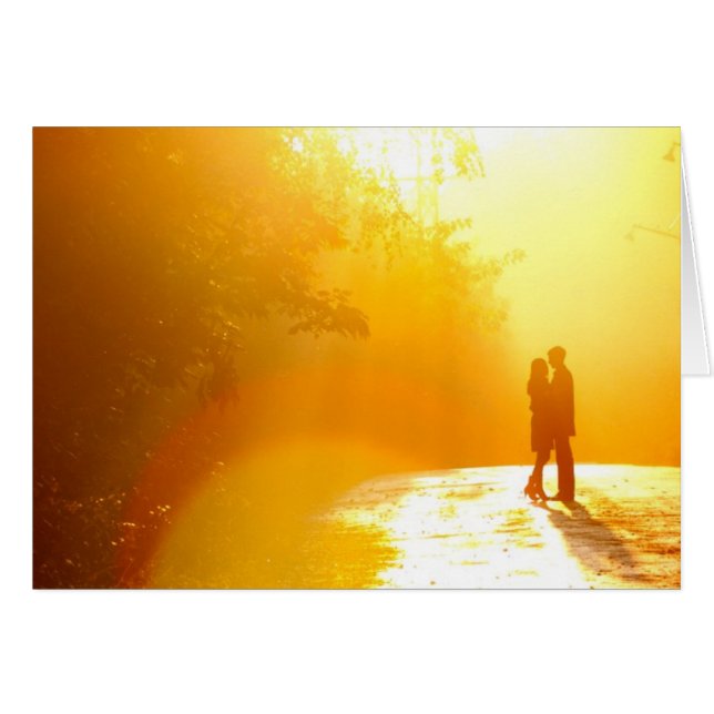 Baisers des couples à la lumière du soleil (Devant horizontal)