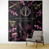 Bakkerij met zwarte, roze en gouden bakkers en koo wandkleed (In situ)