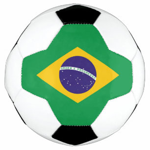 Bal de football patriotique avec drapeau du Brésil