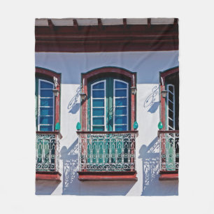 Balconieën op de gevel in Diamantina, Minas Gerais Fleece Deken