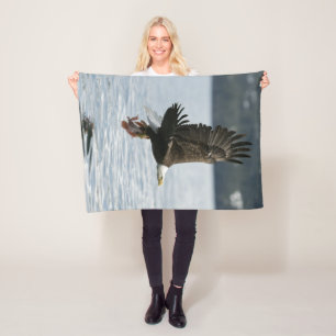 Bald Eagle Fish Retrieval Fleece Deken