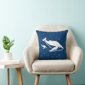 baleine blanche mère et bébé sur un oreiller bleu (Chaise)