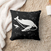 baleines blanches et bulles sur coussin noir (Couverture)