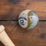 Balle De Baseball Photo et numéro du joueur personnalisé Baseball<br><div class="desc">Créez un cadeau personnalisé pour votre petit joueur de baseball ou de leaguer préféré avec ce baseball personnalisé avec deux photos et le nom, le numéro, l'équipe ou le nom de votre joueur, et l'année. Un grand cadeau pour les anniversaires, Noël ou la fin de la saison de baseball !...</div>