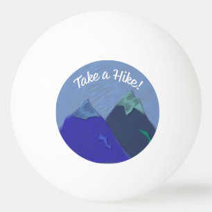 Balle De Ping Pong Faites une randonnée pédestre au sommet d'une mo