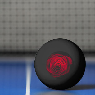 Balle De Ping Pong Rose rouge sur effet vintage arrière - plan noir