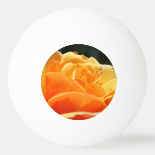 Balle De Ping Pong Superbe rose jaune fleur. Art photographique flora