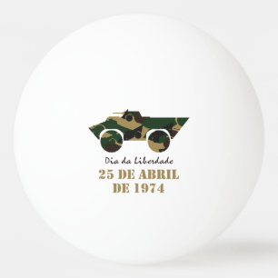 Balle De Ping Pong Véhicule militaire symbole de la Révolution du 25 
