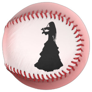 Balle De Softball Une fille tzigane joue du violon