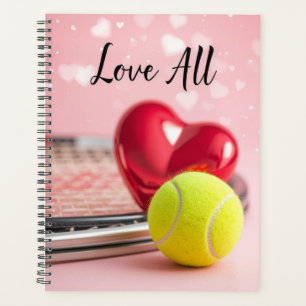 Balle de tennis avec cœur rouge