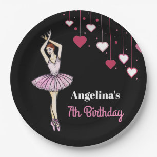 Ballerina met roze klep en tentoon papieren bordje