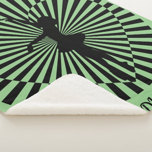 Ballerina sur une couverture abstraite noire et bl (3/4)