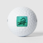 Balles De Golf Alligator Sur Un Arrière - plan Vert Marécageux (Devant)