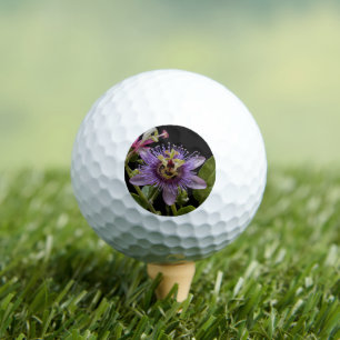 Balles De Golf Beauté énigmatique : Fleur de passion violette