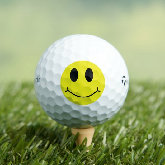 Balles De Golf Grinning Yellow Face Classic (T-shirt Insitu)