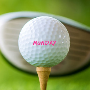 Balles De Golf Lettering Design ‘Monday’ en rose