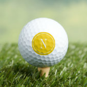 Balles De Golf Monogramme initiale jaune et blanc moderne (T-shirt Insitu)