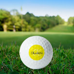 Balles De Golf Nom initial du monogramme jaune<br><div class="desc">Arrière - plan jaune,  texte noir et blanc. Personnalisez et ajoutez vos initiales et votre nom de monogramme. Pour lui et elle. Le nom est écrit avec un script de style moderne écrit à la main.</div>