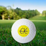 Balles De Golf Nom initial du monogramme jaune<br><div class="desc">Arrière - plan jaune,  texte noir et gris. Personnalisez et ajoutez vos initiales et votre nom de monogramme. Pour lui et elle. Le nom est écrit avec un script de style moderne écrit à la main.</div>