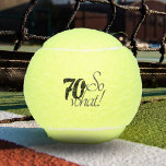 Balles De Tennis Drôle 70 alors quelle motivation 70e anniversaire<br><div class="desc">Ces balles de tennis sont parfaites pour quelqu'un qui fête ses 70 ans. Ils viennent avec une citation drôle et motivationnelle 70 alors quoi,  et sont parfaits pour une personne avec un sens de l'humour. Super comme un cadeau d'anniversaire amusant.</div>